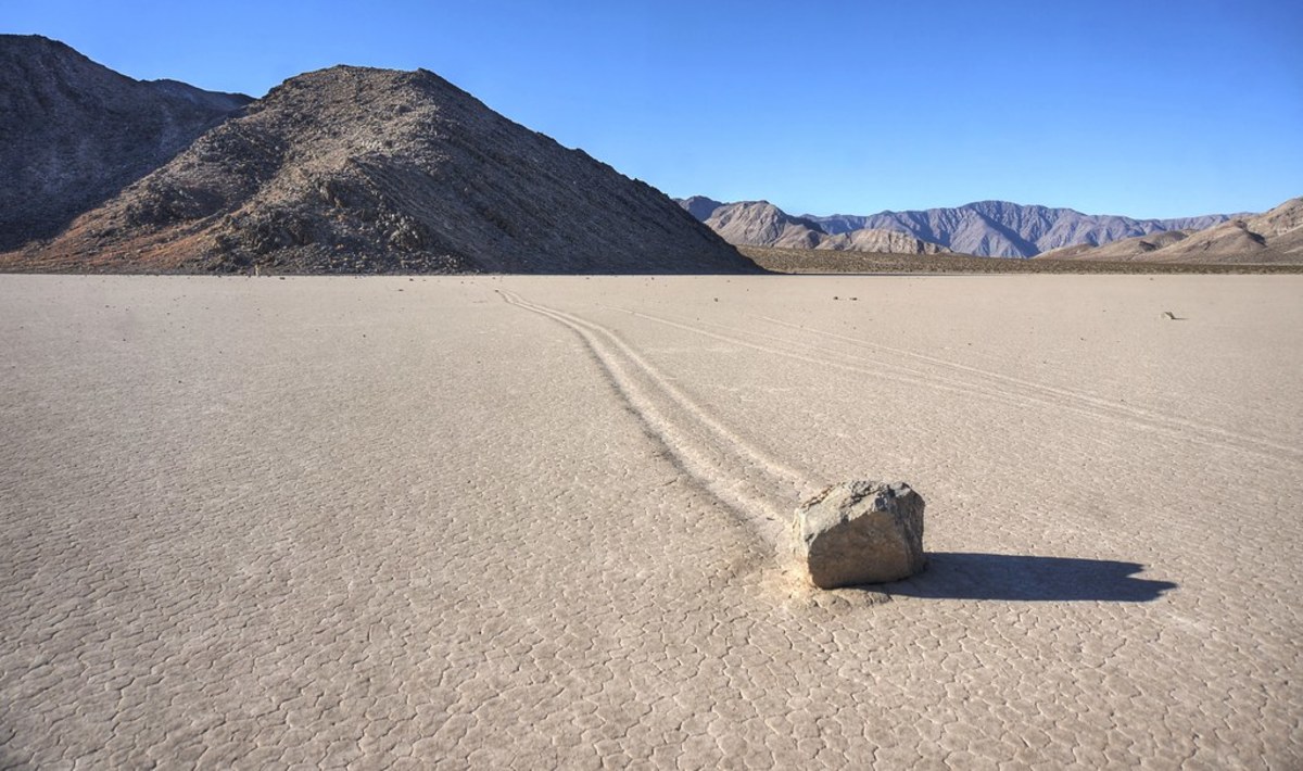 Percez le mystère des pierres voyageuses de la Death Valley, États-Unis