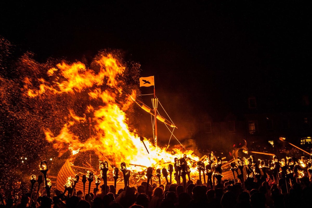 Up Helly Aa, Écosse