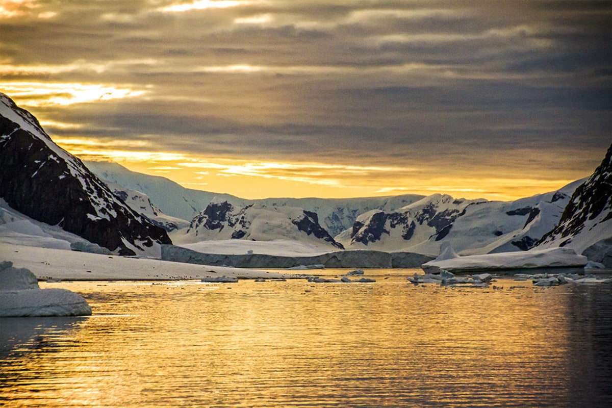 Vivez la magie du soleil de minuit en Antarctique, Antarctique