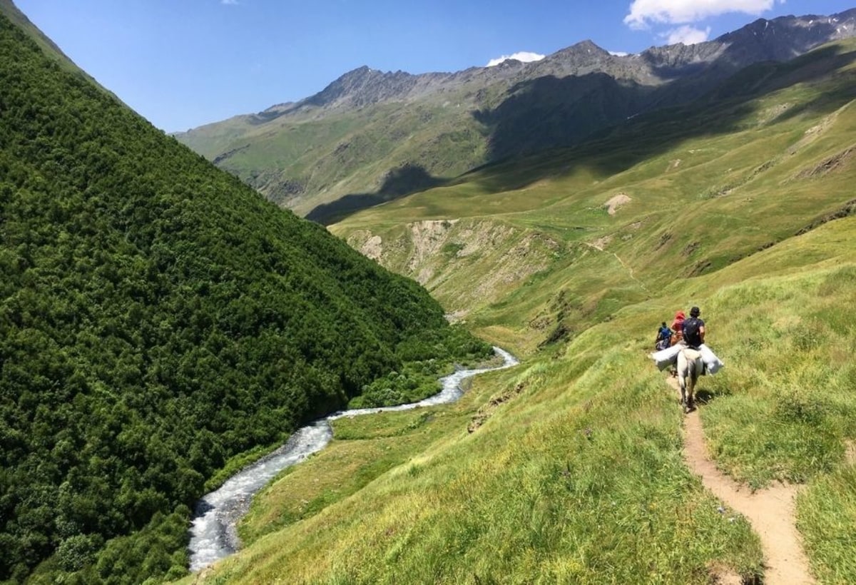 Randonnée à cheval dans les montagnes du Caucase