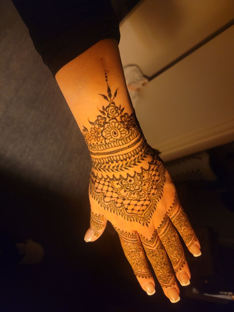 Henna design