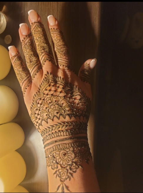 Henna design
