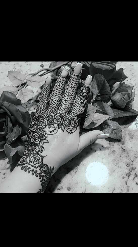 Henna design