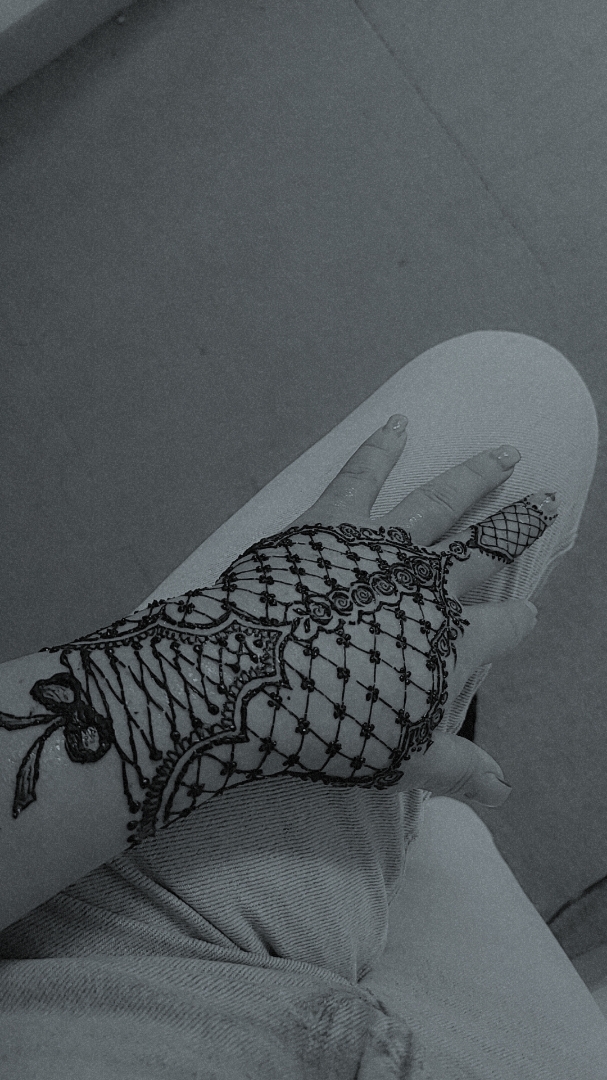 Henna design