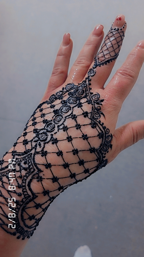 Henna design