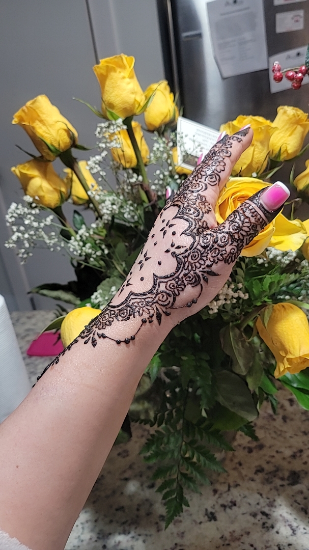Henna design