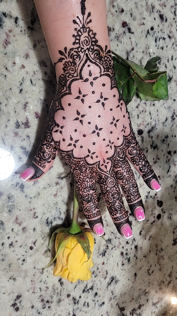 Henna design