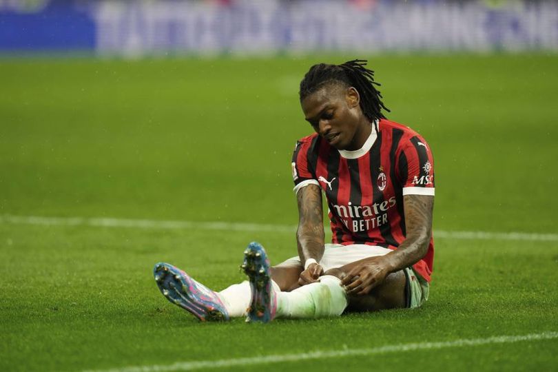 Rafael Leao dalam laga leg kedua semifinal Coppa Italia 2024/2025 antara Inter Milan vs AC Milan, Kamis (24/4/2025) dini hari WIB Info Main Bola Nico Williams Dicoret, Rafael Leao Kini Jadi Target Utama Barcelona