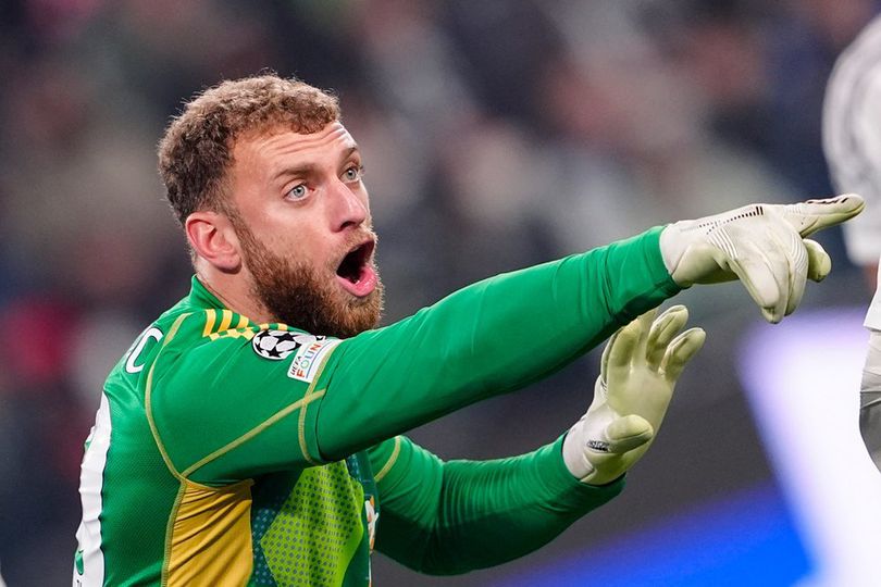 Aksi Michele Di Gregorio dalam laga playoff knock out Liga Champions antara Juventus vs PSV, Rabu (12/2/2025). Info Main Bola Man of the Match Lazio vs Juventus: Michele Di Gregorio
