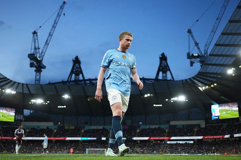 Kevin De Bruyne di laga Manchester City vs Aston Villa, Premier League 2024/2025 Info Main Bola Bentrok! Kevin De Bruyne Diyakini Sulit Bergabung dengan Arsenal