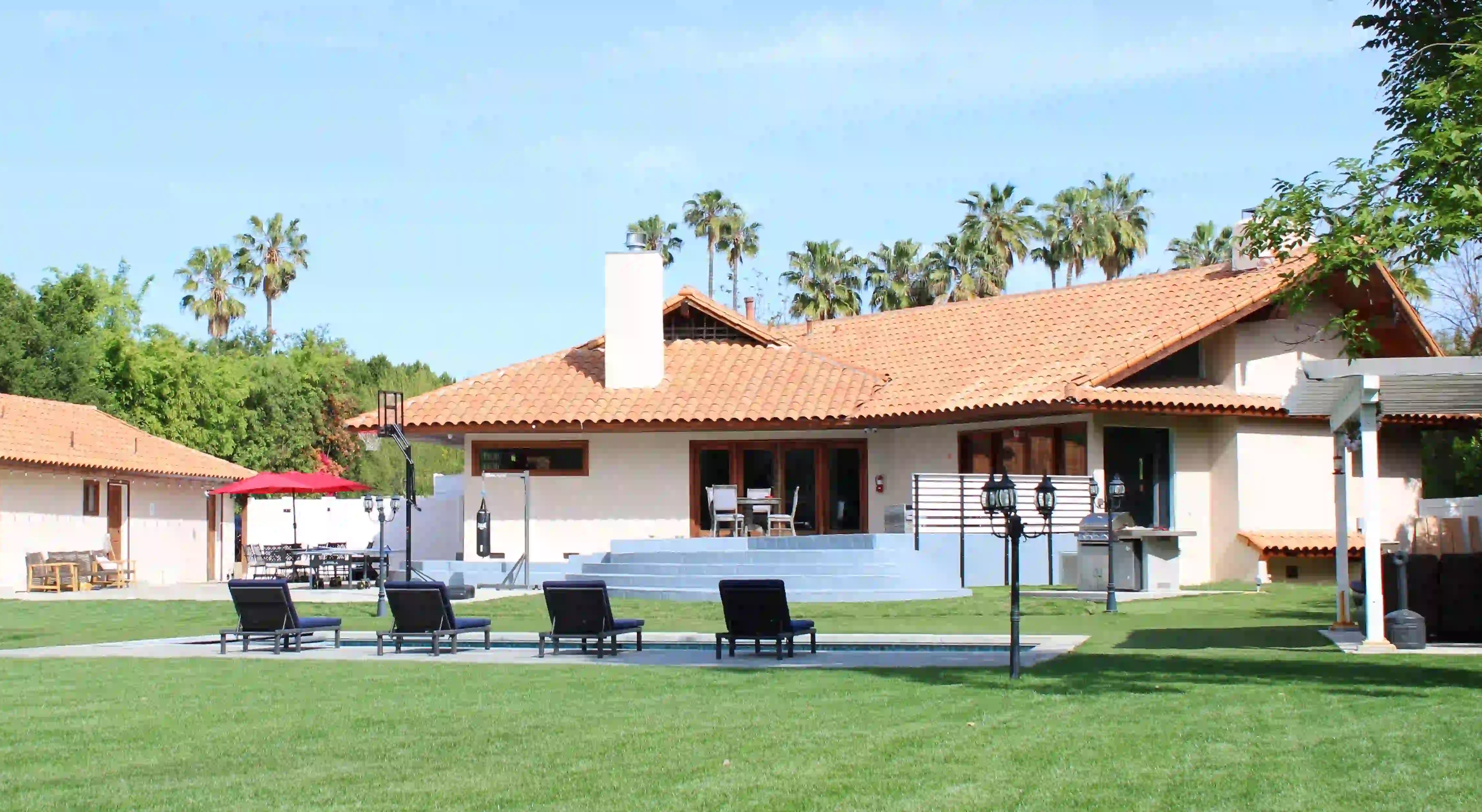 Tarzana Recovery Center