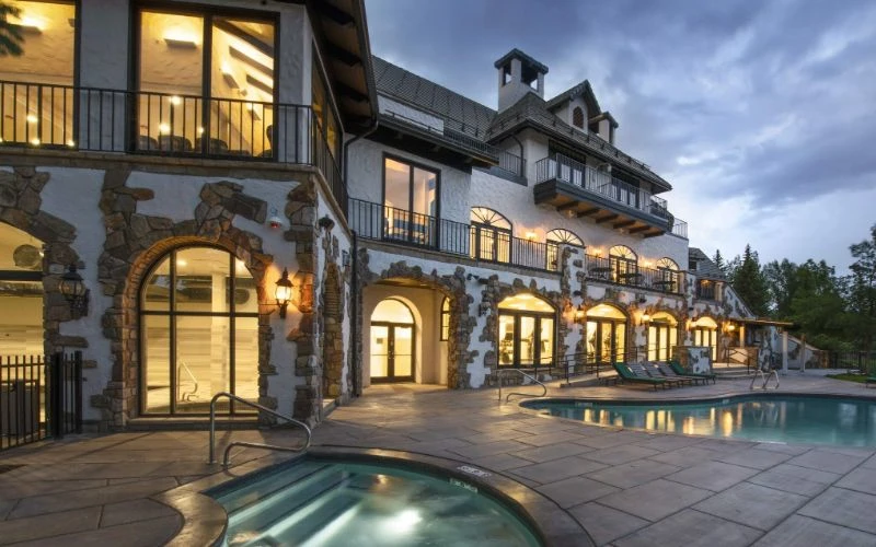 All Points North Lodge