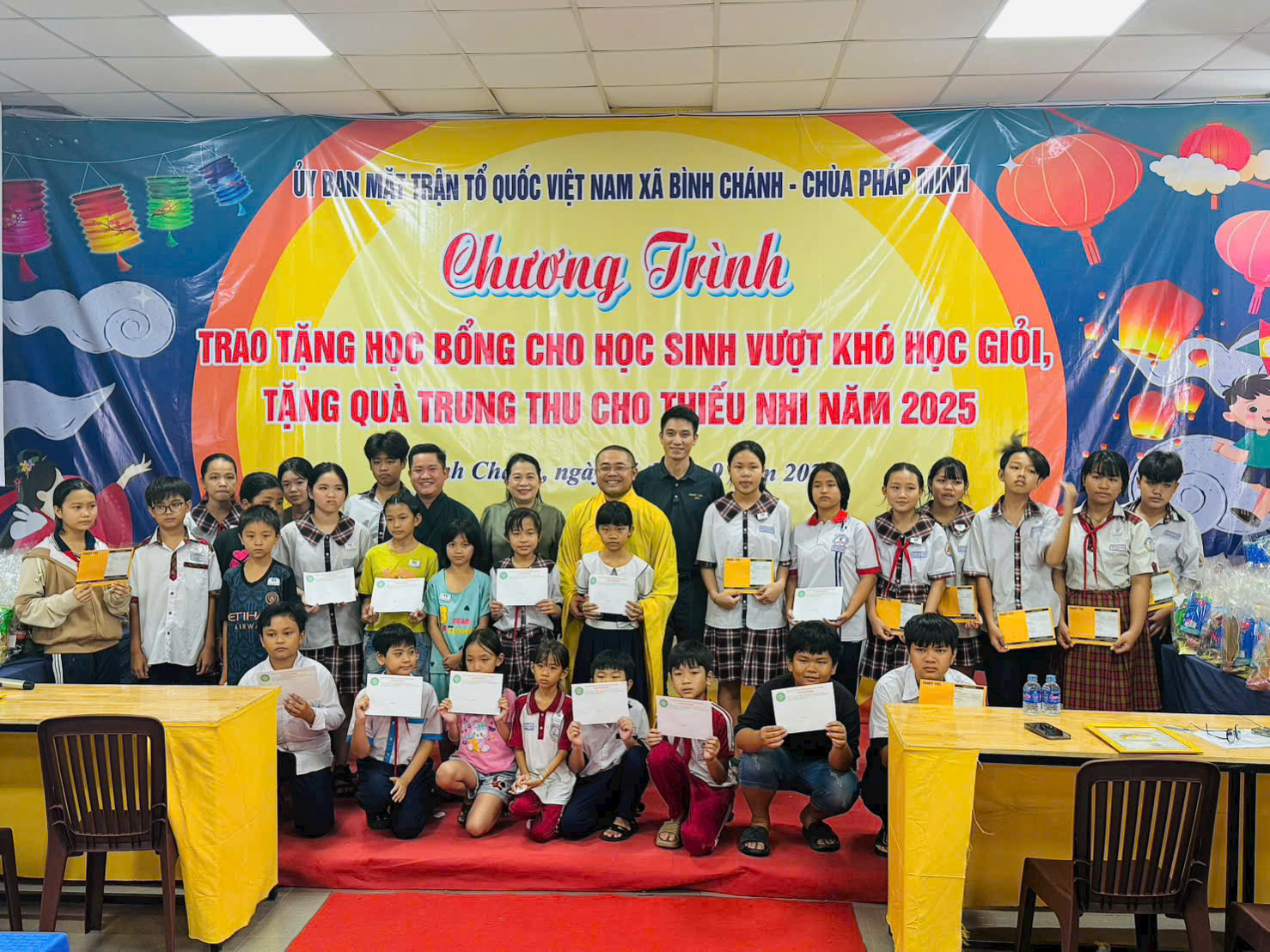 Trao học bổng Lộc An Đông