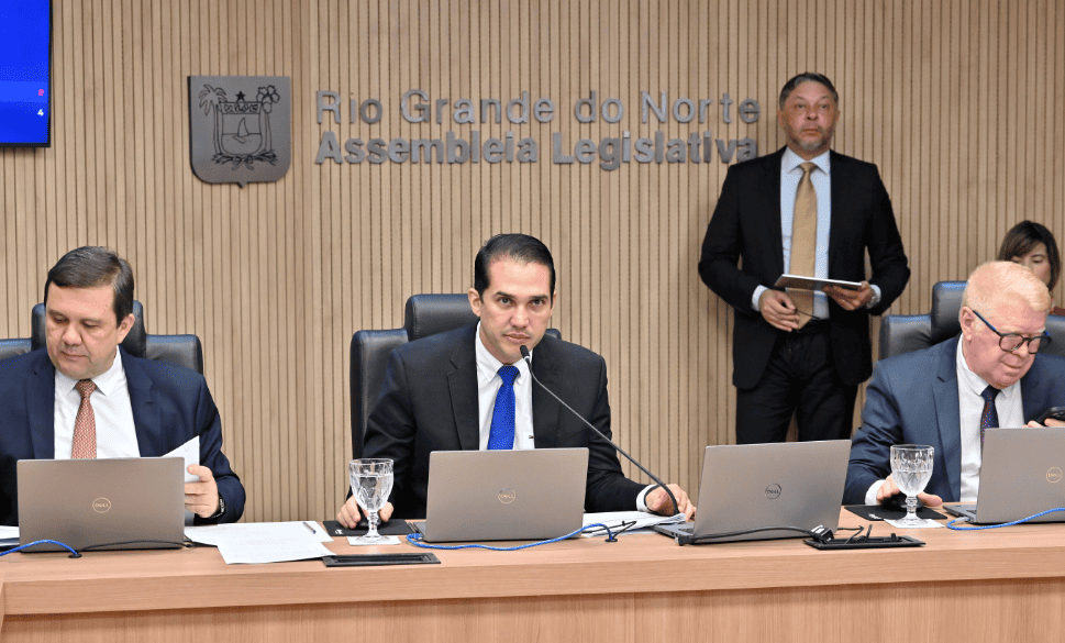 CCJ aprova projetos em defesa de animais, direitos humanos e patrimônio cultural
