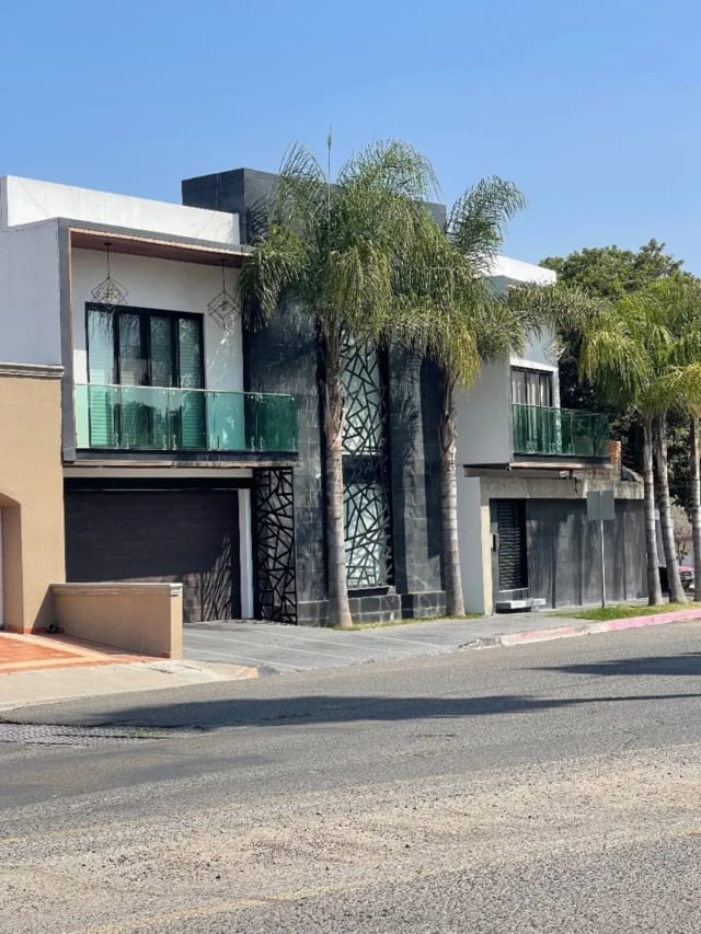 House for sale in Lomas de Agua Caliente, photo 3 of 38