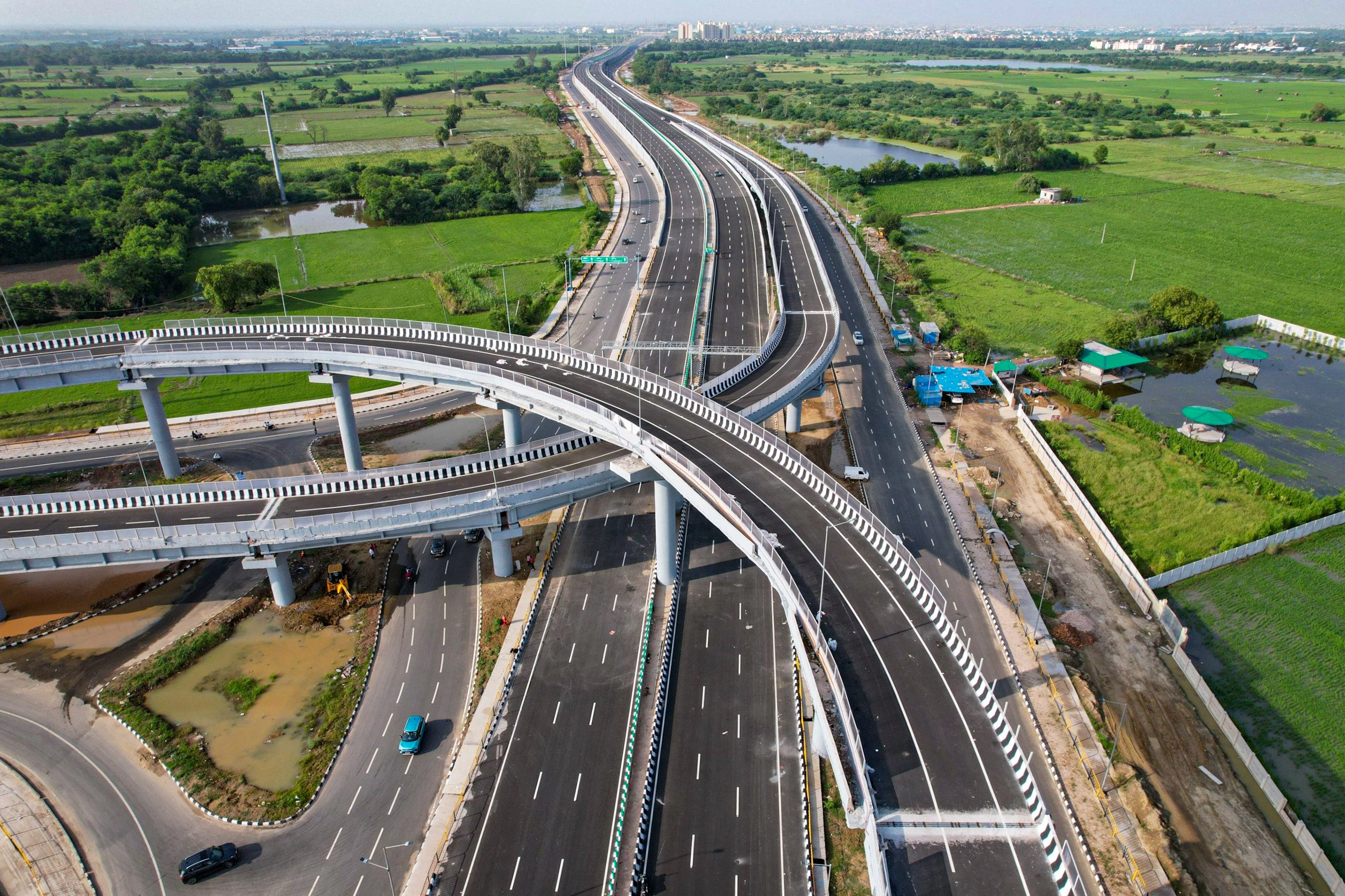 Dwarka expressway real estate
