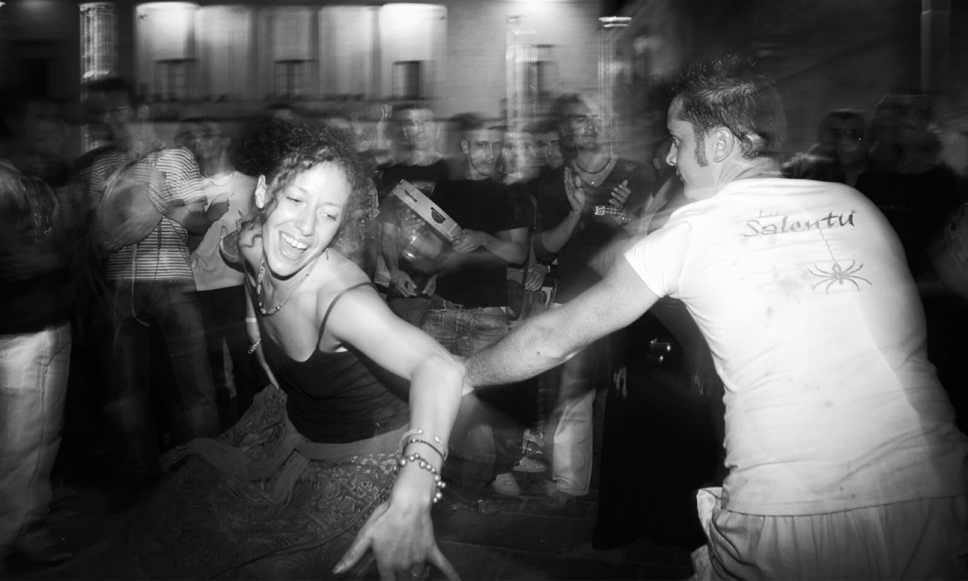 Menadi Danzanti — SUGGESTIONI VISIVE TRA ANTICO E CONTEMPORANEO