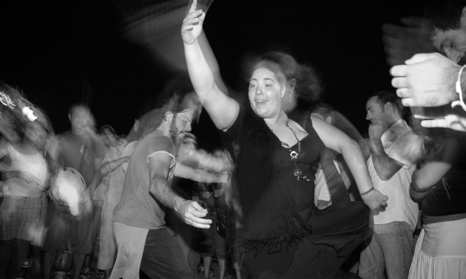 Menadi Danzanti — SUGGESTIONI VISIVE TRA ANTICO E CONTEMPORANEO