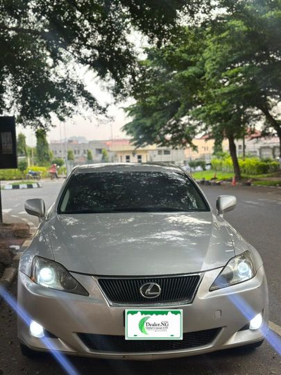 LexuIS 250