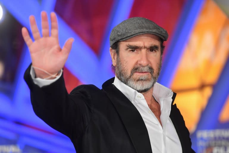 Cantona propose une solution bizarre pour mettre fin aux guerres mondiales Cantona propose une solution bizarre pour mettre fin aux guerres mondiales