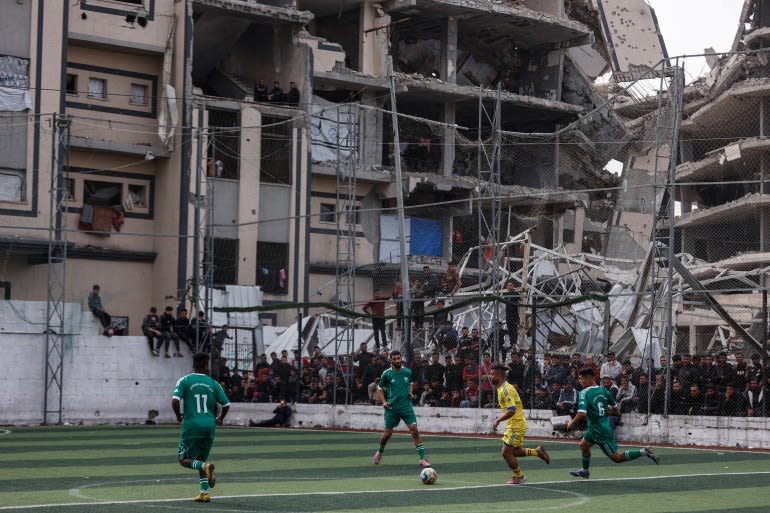 24 équipes et 3 stades… Le football à Gaza renaît de ses cendres. 24 équipes et 3 stades… Le football à Gaza renaît de ses cendres.