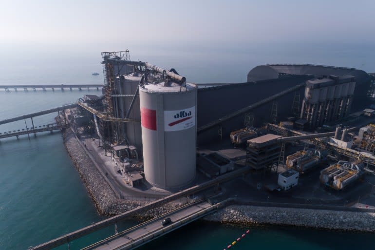 L'entreprise indienne Hindalco interrompt sa production d'aluminium, et la société bahreïnie Alba ferme trois lignes de production. L'entreprise indienne Hindalco interrompt sa production d'aluminium, et la société bahreïnie Alba ferme trois lignes de production.
