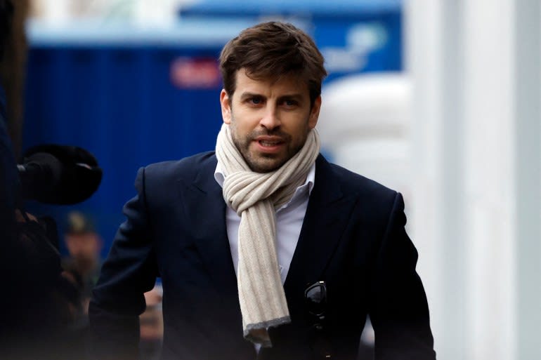 Gerard Piqué s'en prend à un arbitre espagnol et menace de le dénoncer. Gerard Piqué s'en prend à un arbitre espagnol et menace de le dénoncer.