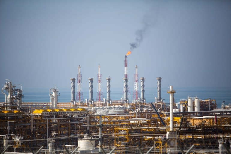 L'Iran poursuit ses livraisons de pétrole et a récupéré 40 % du gaz du gisement de Pars.