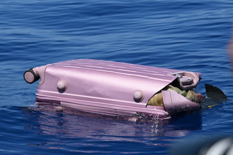 Chypre turque poursuit les recherches des 18 disparus après le naufrage du ferry.