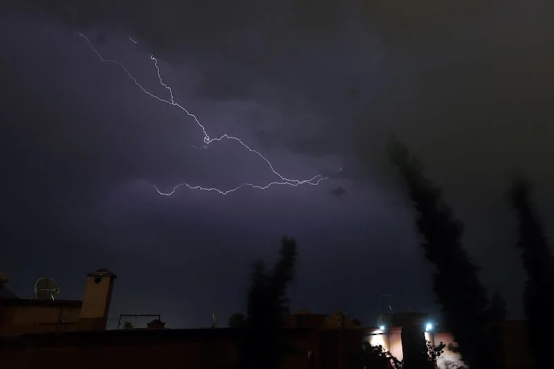 Le Maroc émet une alerte orange aux orages dans plusieurs provinces