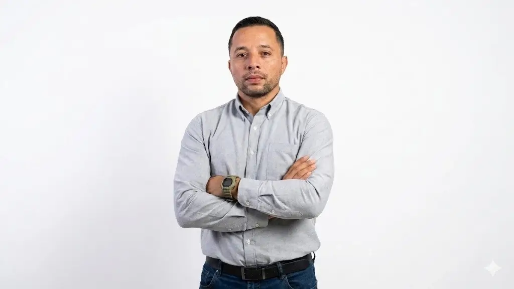 Luis Guillermo Muñoz Vélez, técnico certificado en instalación de gas en Medellín — LujoGas