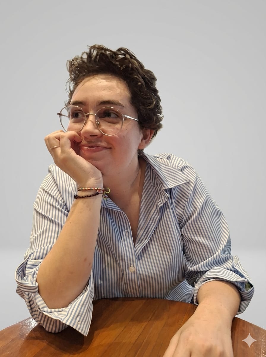 Estela Pian - Gestora Institucional 