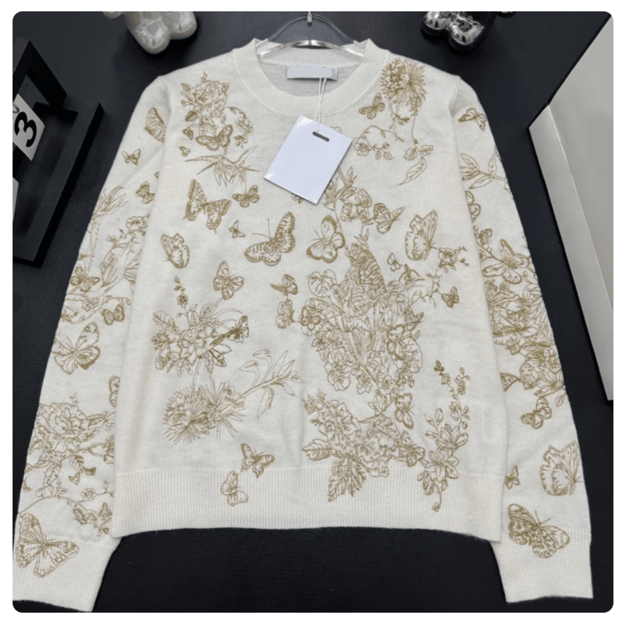 2024 Spring/Summer New Women's Round Neck Flower Run Butterfly Embroidered Cashmere Fashion Knitted Long sleeved Sweater