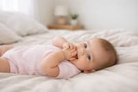 4. Ayda Diş Kaşıntısı: Uyku Gerilemesi (Atak) mi Yoksa İlk Diş mi Geliyor?