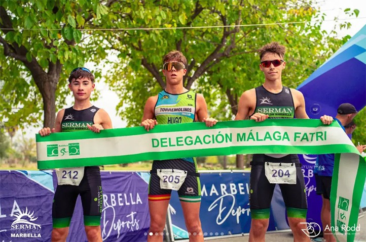 Victoriano Raso y Julie Balcarova ganan el XXV Triatlón Ciudad de Marbella