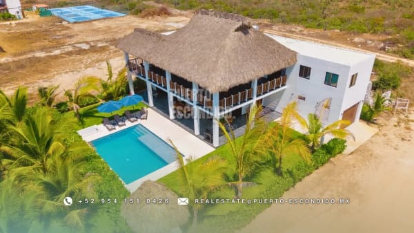 Elegant Palmarito Beachfront Family Home – Sold