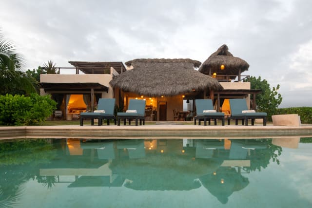 Casa Lyuu - Beach front