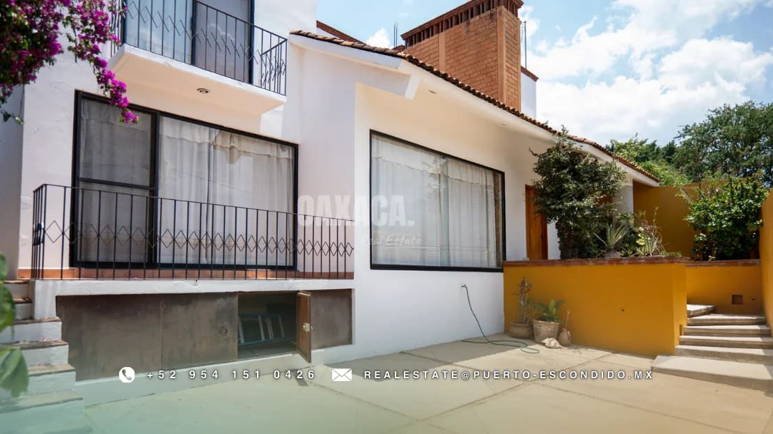Light-Filled Garden Estate in San Felipe