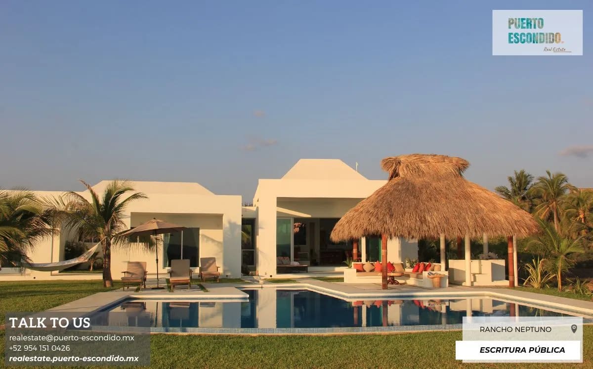 Increíble Propiedad frente a la Playa en Rancho Neptuno – Vendida