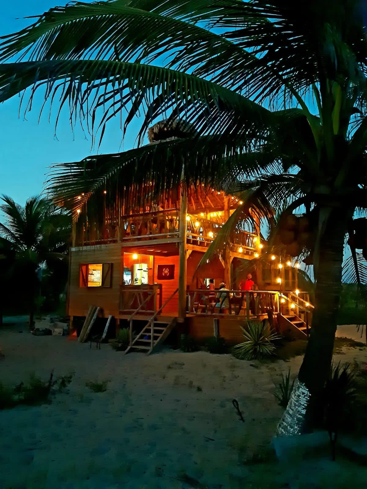 Restaurante a y terreno pie de playa en Chacahua!! Gran oportunidad! - Miniatura 6