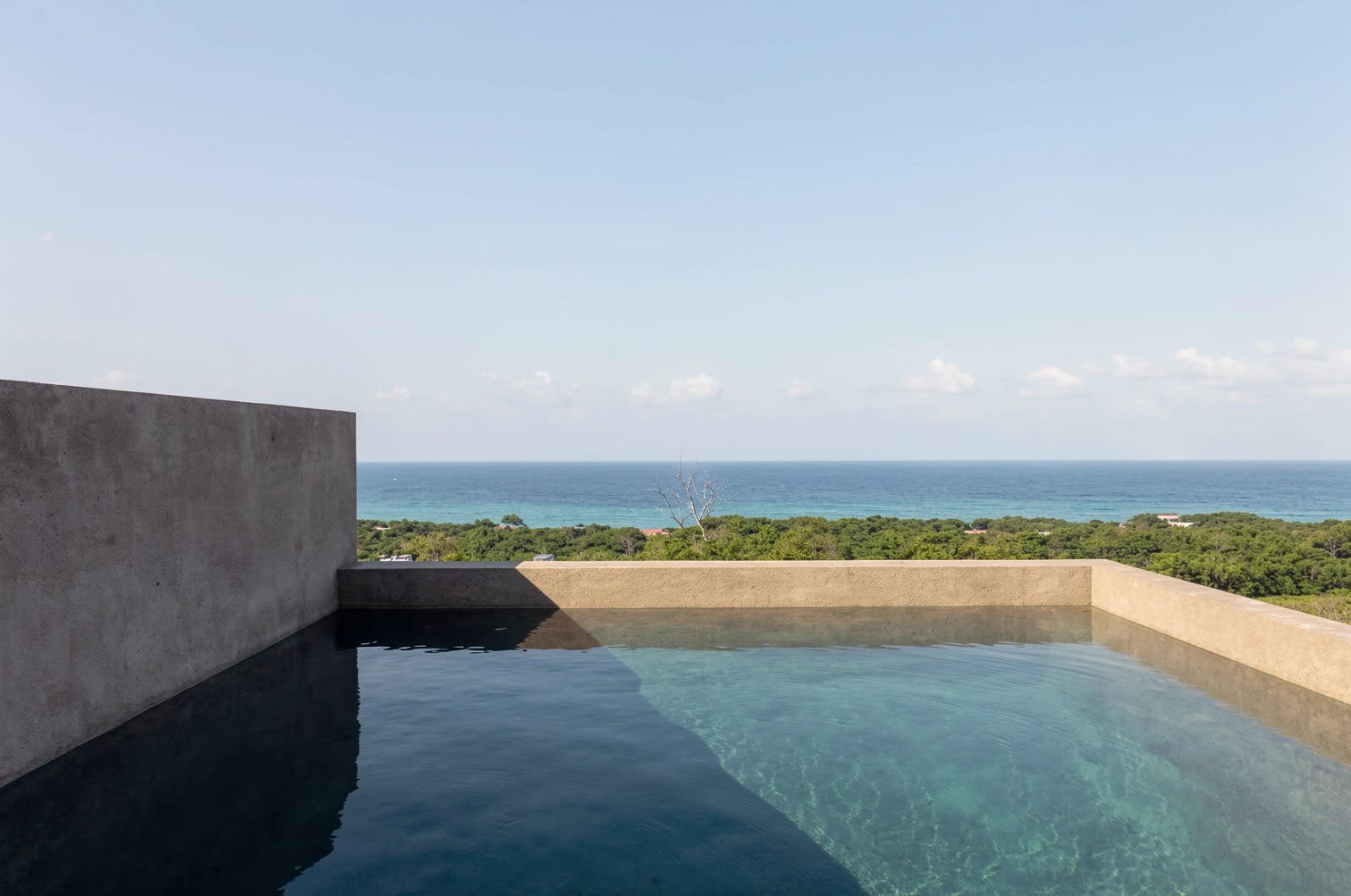 Architect vacation homes with panoramic Ocean view