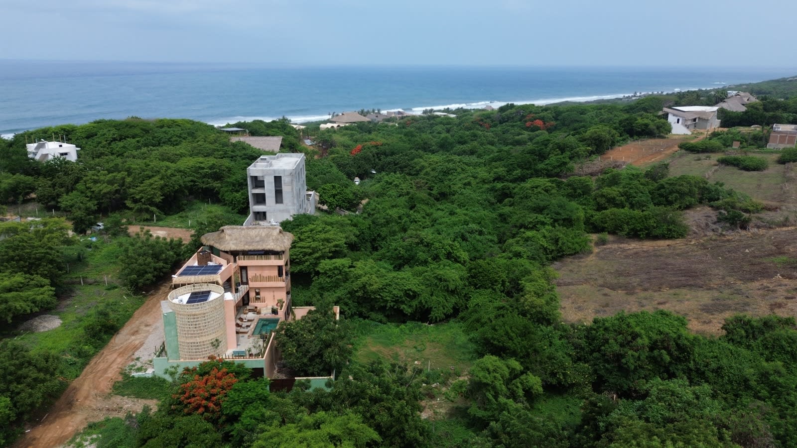 Terreno con vista al mar a 5 minutos caminando de la playa en La Barra de Colotepec - Miniatura 2