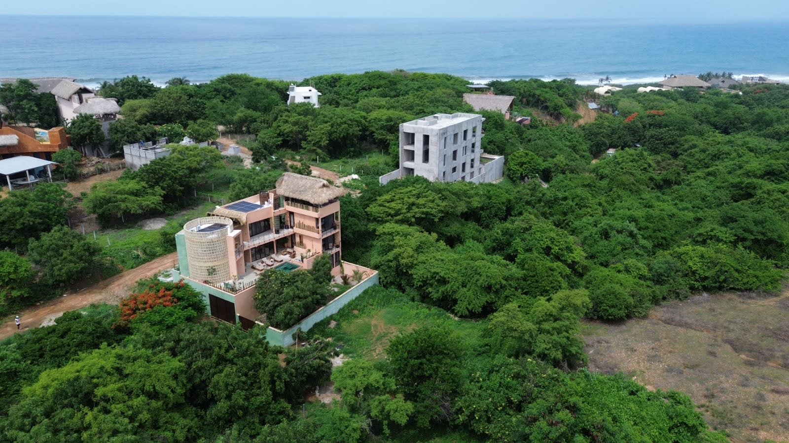 Terreno con vista al mar a 5 minutos caminando de la playa en La Barra de Colotepec