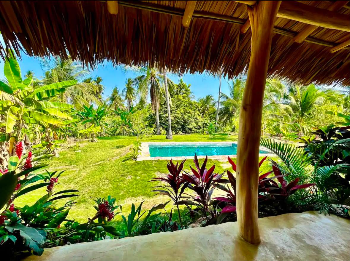 Eco-Villa Tropical y Huerto de Frutas en Producción Cerca de Puerto Escondido - Miniatura 2