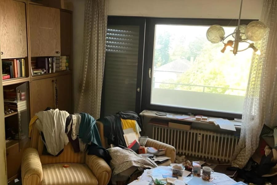 Entrümpelung Wohnzimmer Würzburg – vorher