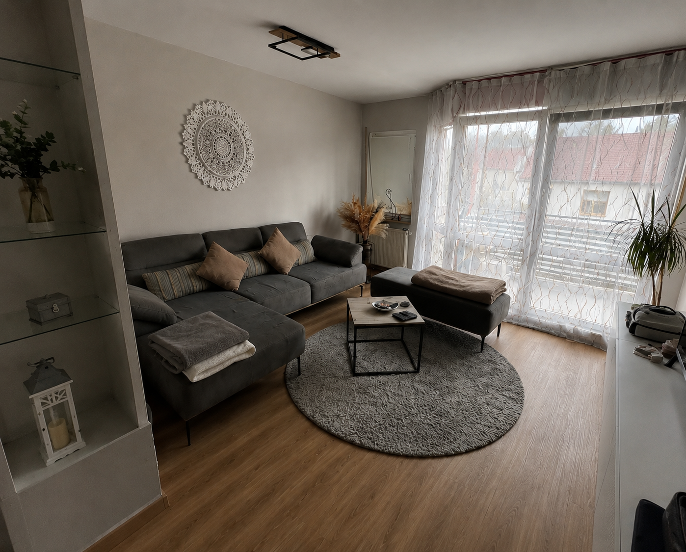 Wohnungsrenovierung Würzburg – Wohnzimmer vorher