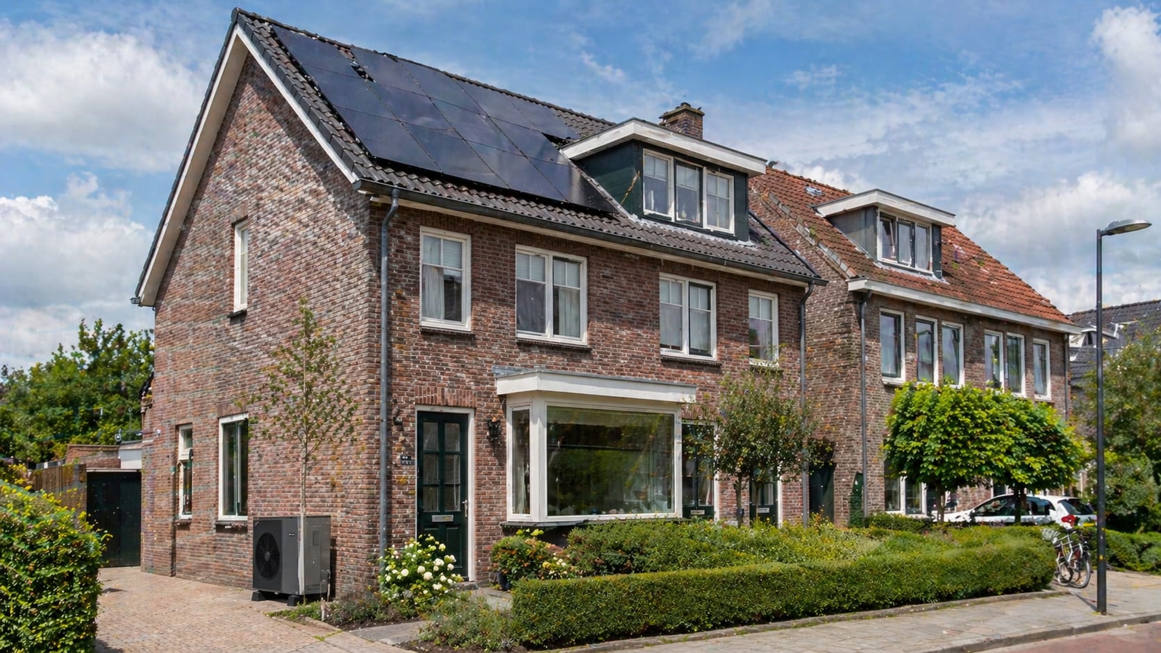 Modern split airco systeem aan wand woning Noord-Nederland