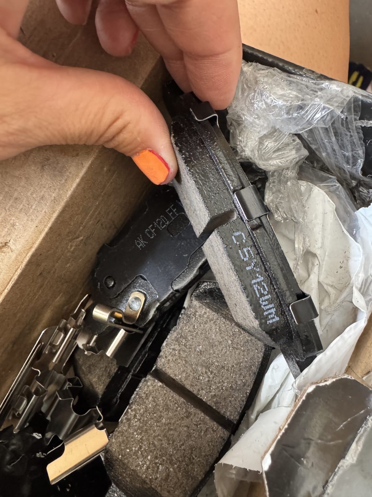 Akebono-ACT905A Ultra-Premium Ceramic Rear Disc Brake Pads