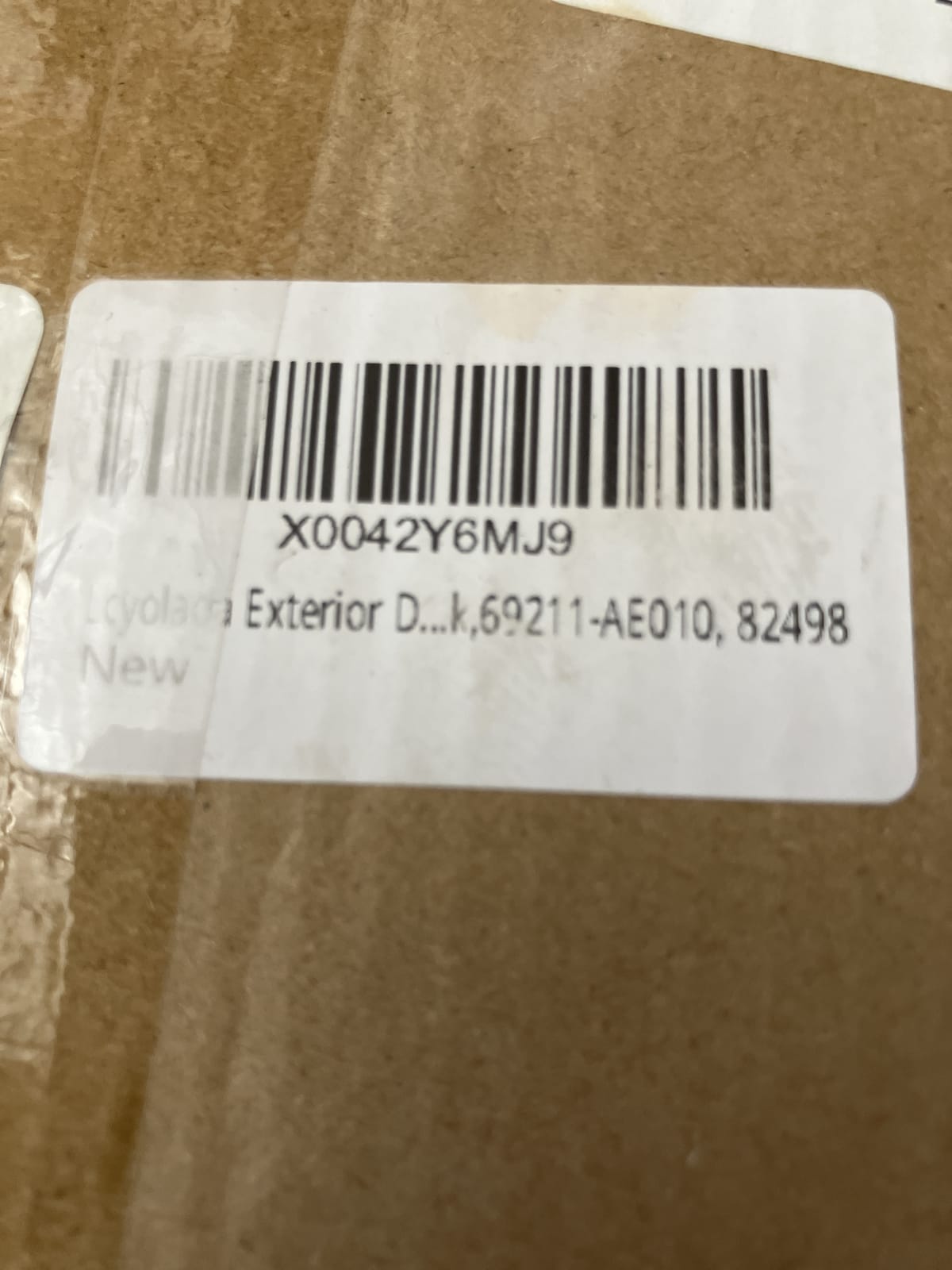 Lloyd's Exterior Door Model 69211-AE010