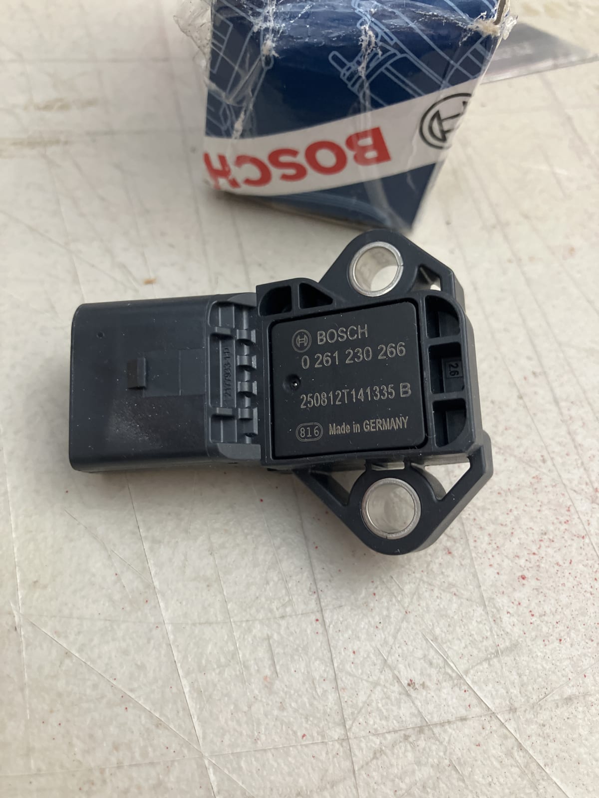 Bosch 0 261 230 266 Engine Control Module